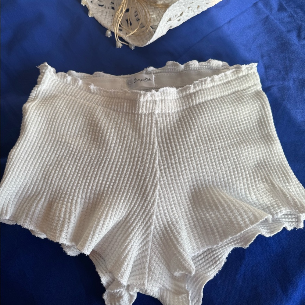 Simple White Ribbed Panties with Lettuce-Edge Trim